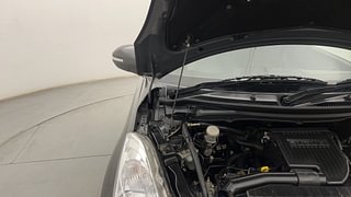 Used 2015 Maruti Suzuki Swift [2011-2017] ZXi Petrol Manual engine ENGINE RIGHT SIDE HINGE & APRON VIEW