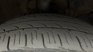 Used 2015 Honda Amaze [2013-2016] 1.2 S AT i-VTEC Petrol Automatic tyres RIGHT FRONT TYRE TREAD VIEW