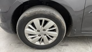 Used 2015 Maruti Suzuki Swift [2011-2017] ZXi Petrol Manual tyres LEFT FRONT TYRE RIM VIEW