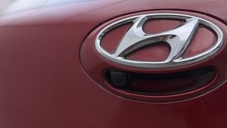 Used 2017 Hyundai Grand i10 [2017-2020] Sportz (O) AT 1.2 Kappa VTVT Petrol Automatic top_features Rear camera