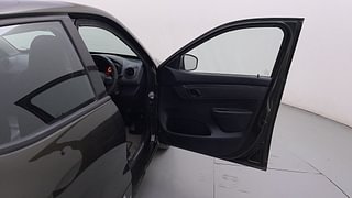 Used 2018 Renault Kwid [2015-2019] 1.0 RXT AMT Petrol Automatic interior RIGHT FRONT DOOR OPEN VIEW