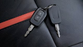 Used 2016 Renault Kwid [2015-2019] RXT Petrol Manual extra CAR KEY VIEW