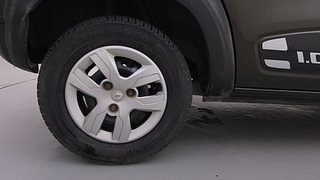 Used 2018 Renault Kwid [2015-2019] 1.0 RXT AMT Petrol Automatic tyres RIGHT REAR TYRE RIM VIEW