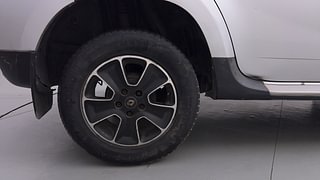 Used 2016 Renault Duster [2015-2019] 110 PS RXZ 4X2 AMT Diesel Automatic tyres RIGHT REAR TYRE RIM VIEW