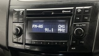 Used 2015 Maruti Suzuki Swift [2011-2017] ZXi Petrol Manual top_features Integrated (in-dash) music system