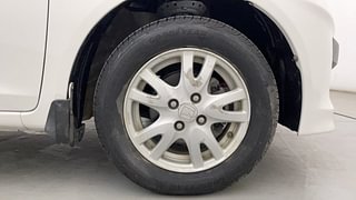 Used 2014 Honda Brio [2011-2016] VX MT Petrol Manual tyres RIGHT FRONT TYRE RIM VIEW