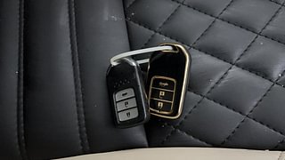 Used 2017 honda City V 4th Gen Petrol Manual extra CAR KEY VIEW
