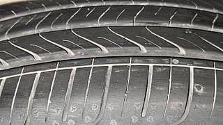 Used 2015 Hyundai Elite i20 [2014-2018] Asta 1.2 Petrol Manual tyres LEFT FRONT TYRE TREAD VIEW
