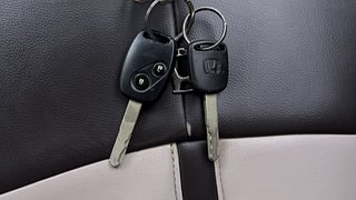 Used 2014 Honda Brio [2011-2016] S MT Petrol Manual extra CAR KEY VIEW