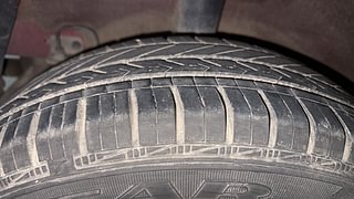 Used 2017 Hyundai Grand i10 [2017-2020] Sportz (O) AT 1.2 Kappa VTVT Petrol Automatic tyres RIGHT REAR TYRE TREAD VIEW