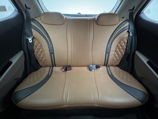 Used 2018 Hyundai Grand i10 [2017-2020] Sportz AT 1.2 Kappa VTVT Petrol Automatic interior REAR SEAT CONDITION VIEW