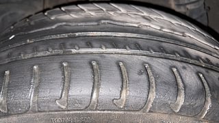 Used 2016 Renault Duster [2015-2019] 110 PS RXZ 4X2 AMT Diesel Automatic tyres RIGHT REAR TYRE TREAD VIEW