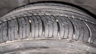 Used 2014 Honda Brio [2011-2016] S MT Petrol Manual tyres RIGHT REAR TYRE TREAD VIEW