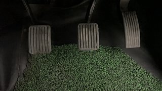 Used 2022 Hyundai Grand i10 Nios Magna 1.2 Kappa VTVT CNG Petrol+cng Manual interior PEDALS VIEW
