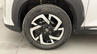 Used 2023 Nissan Magnite XV Premium Turbo (O) Petrol Manual tyres LEFT FRONT TYRE RIM VIEW