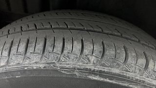 Used 2015 Maruti Suzuki Swift [2011-2017] ZXi Petrol Manual tyres RIGHT REAR TYRE TREAD VIEW