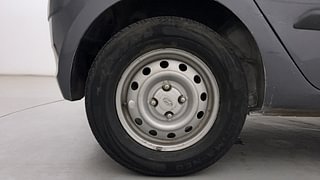 Used 2014 Hyundai i10 magna 1.1 Petrol Manual tyres RIGHT REAR TYRE RIM VIEW