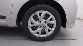 Used 2018 Hyundai Grand i10 [2017-2020] Sportz (O) 1.2 kappa VTVT Petrol Manual tyres RIGHT FRONT TYRE RIM VIEW