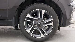 Used 2022 Tata Tiago XZA+ AMT Petrol Automatic tyres RIGHT FRONT TYRE RIM VIEW