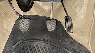 Used 2014 Honda Brio [2011-2016] VX MT Petrol Manual interior PEDALS VIEW