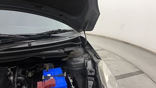 Used 2015 Maruti Suzuki Swift [2011-2017] ZXi Petrol Manual engine ENGINE LEFT SIDE HINGE & APRON VIEW