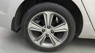 Used 2018 Hyundai Verna [2017-2020] 1.6 VTVT SX Petrol Manual tyres RIGHT REAR TYRE RIM VIEW