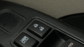 Used 2015 Maruti Suzuki Celerio VXI AMT Petrol Automatic top_features Central locking