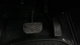 Used 2018 Maruti Suzuki Swift [2017-2020] ZDI AMT Diesel Automatic interior PEDALS VIEW