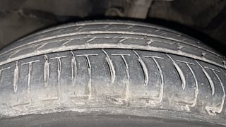 Used 2015 Honda City [2014-2017] VX Petrol Manual tyres LEFT FRONT TYRE TREAD VIEW
