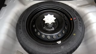 Used 2018 Hyundai Grand i10 [2017-2020] Sportz AT 1.2 Kappa VTVT Petrol Automatic tyres SPARE TYRE VIEW