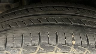 Used 2015 Maruti Suzuki Swift [2011-2017] ZXi Petrol Manual tyres RIGHT REAR TYRE TREAD VIEW