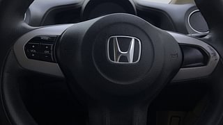 Used 2014 Honda Brio [2011-2016] S MT Petrol Manual top_features Steering mounted controls