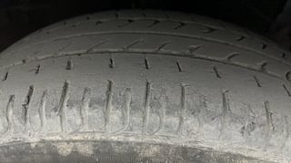 Used 2015 Maruti Suzuki Swift [2011-2017] ZXi Petrol Manual tyres RIGHT FRONT TYRE TREAD VIEW
