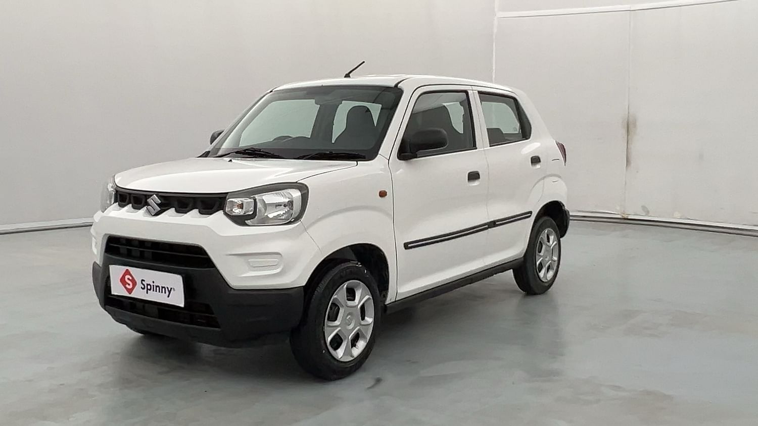 LEFT FRONT CORNER VIEW
