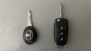 Used 2019 Tata Tiago [2016-2020] Revotron XZ Petrol Manual extra CAR KEY VIEW