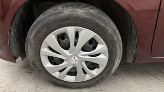Used 2015 Honda Amaze [2013-2016] 1.2 S AT i-VTEC Petrol Automatic tyres LEFT FRONT TYRE RIM VIEW