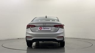 Used 2018 Hyundai Verna [2017-2020] 1.6 VTVT SX Petrol Manual exterior BACK VIEW