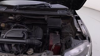 Used 2018 Renault Kwid [2015-2019] 1.0 RXT AMT Petrol Automatic engine ENGINE LEFT SIDE HINGE & APRON VIEW