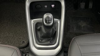 Used 2021 Kia Sonet HTX 1.0 iMT Petrol Manual interior GEAR  KNOB VIEW
