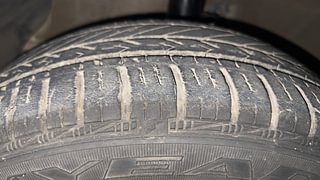 Used 2018 Hyundai Grand i10 [2017-2020] Sportz AT 1.2 Kappa VTVT Petrol Automatic tyres LEFT FRONT TYRE TREAD VIEW