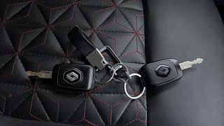 Used 2021 renault Kwid 1.0 RXT Opt Petrol Manual extra CAR KEY VIEW