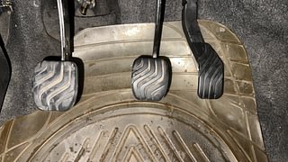 Used 2018 Renault Kwid [2015-2019] RXT Petrol Manual interior PEDALS VIEW
