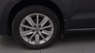 Used 2015 Volkswagen Polo [2014-2020] Highline 1.5 (D) Diesel Manual tyres LEFT FRONT TYRE RIM VIEW