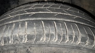 Used 2022 Hyundai Venue SX (O) 1.0 Turbo iMT Petrol Manual tyres LEFT FRONT TYRE TREAD VIEW