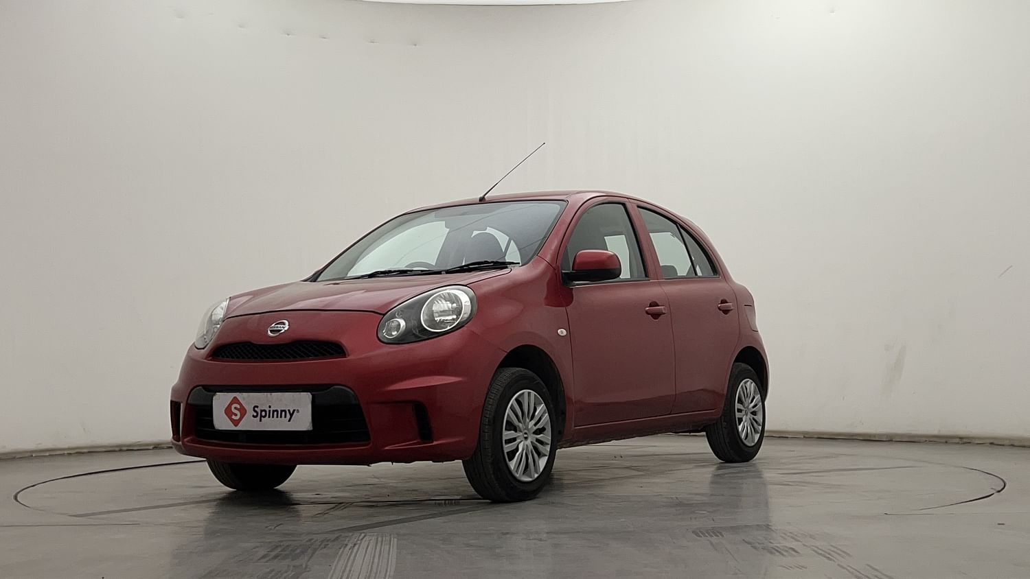 LEFT FRONT CORNER VIEW