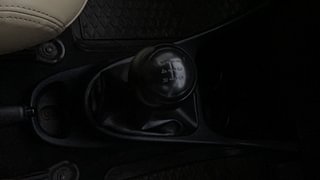 Used 2011 Toyota Etios [2010-2017] G SP Petrol Manual interior GEAR  KNOB VIEW