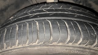 Used 2023 Volkswagen Virtus Highline 1.0 TSI AT Petrol Automatic tyres RIGHT FRONT TYRE TREAD VIEW