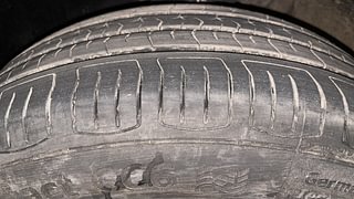 Used 2015 Volkswagen Polo [2014-2020] Highline 1.5 (D) Diesel Manual tyres LEFT FRONT TYRE TREAD VIEW
