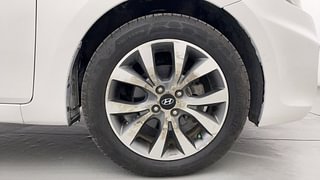 Used 2014 Hyundai Verna [2011-2015] Fluidic 1.6 CRDi SX AT Diesel Automatic tyres RIGHT FRONT TYRE RIM VIEW
