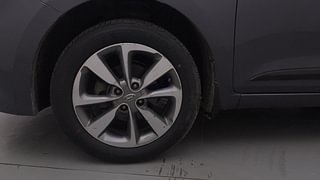 Used 2015 Hyundai Elite i20 [2014-2018] Asta 1.2 Petrol Manual tyres LEFT FRONT TYRE RIM VIEW